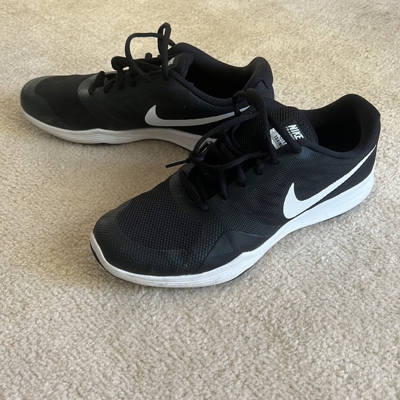 Black and white Nike sneakers - great shape - Picture 3 of 5